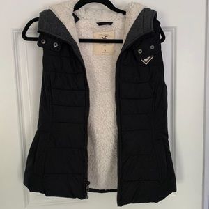 Hollister Womens Fleece Lined Puffer Vest w/ Hood